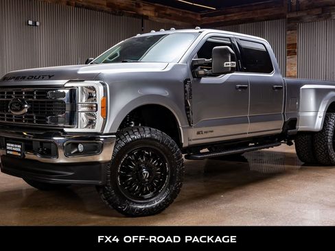 Used 2023 Ford F350 XLT w/ FX4 Off-Road Package image 5