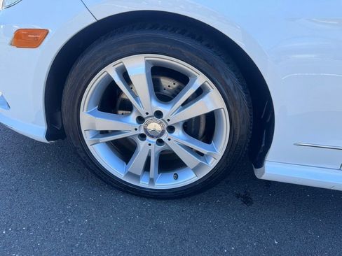 Used 2013 Mercedes-Benz E 350 Sedan image 19