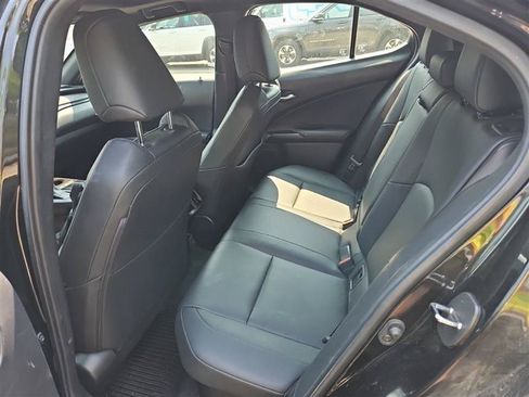 Used 2019 Lexus UX 250h AWD/4WD image 6