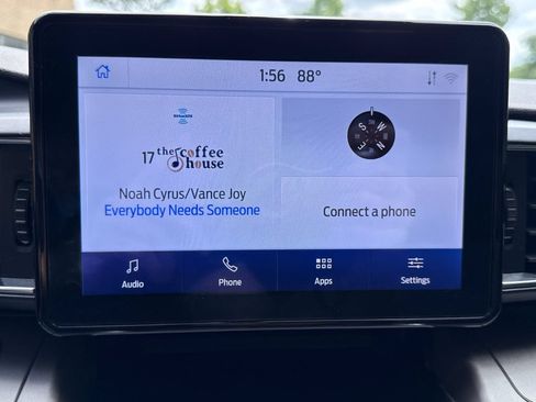 Used 2023 Ford Explorer XLT w/ Equipment Group 202A AWD/4WD image 21