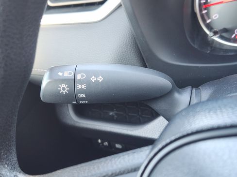 Used 2021 Toyota RAV4 LE w/ Carpet Mat Package (TMS) image 22