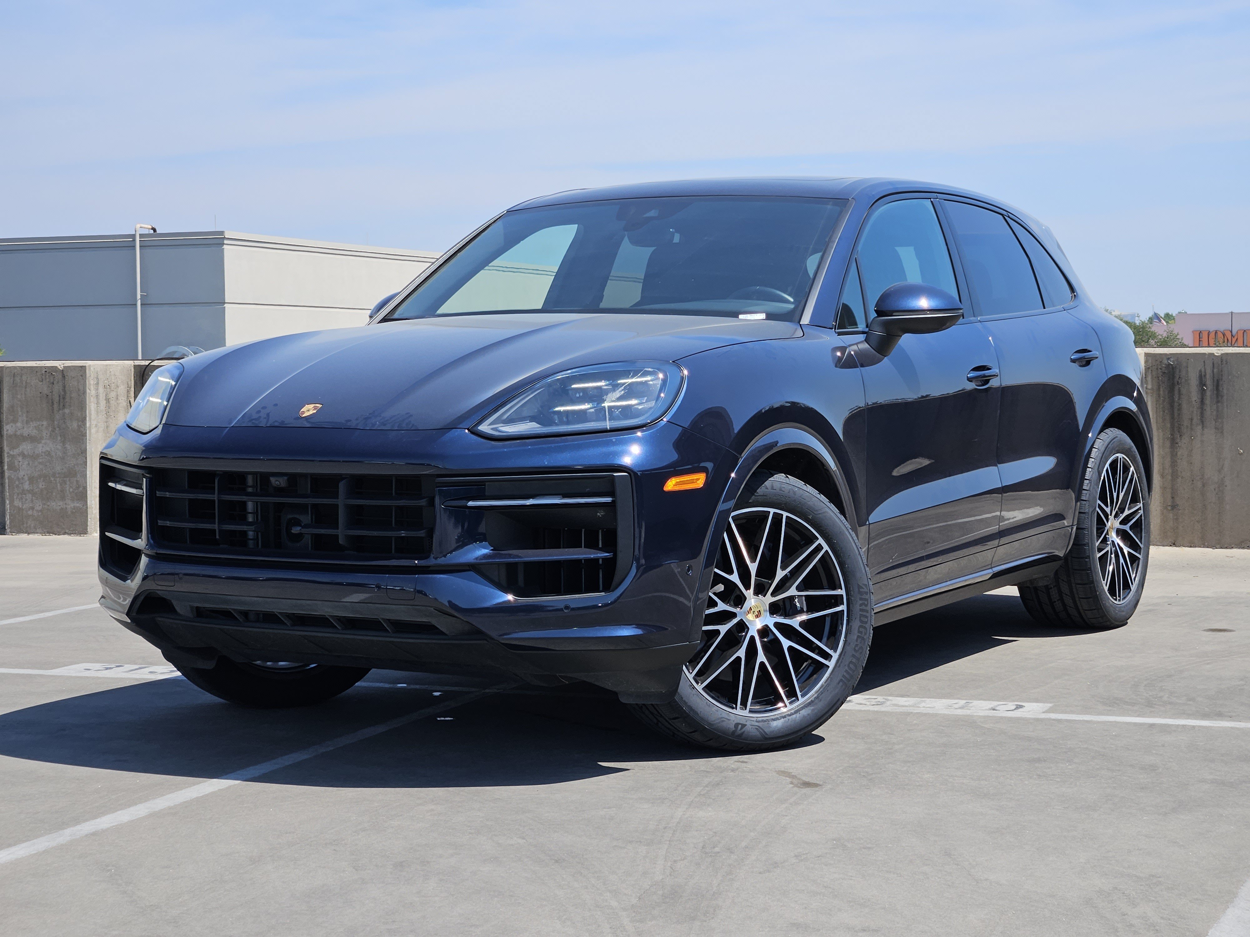 Certified 2024 Porsche Cayenne AWD/4WD image 1