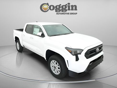 Used 2025 Toyota Tacoma SR5 w/ SR5 Upgrade Package RWD image 27