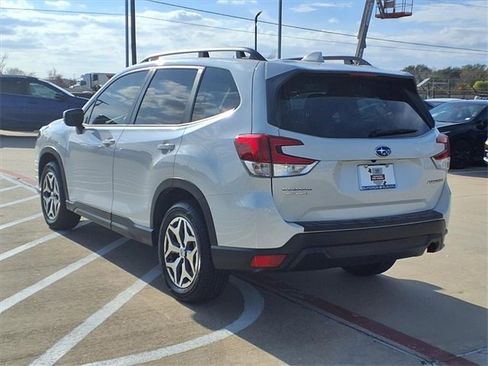 Certified 2023 Subaru Forester Premium image 2
