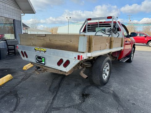 Used 2011 Chevrolet Silverado 1500 W/T image 3