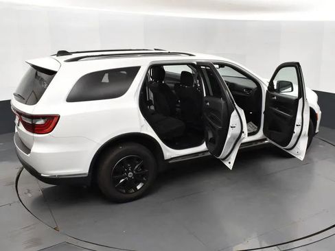 Used 2024 Dodge Durango SXT image 6