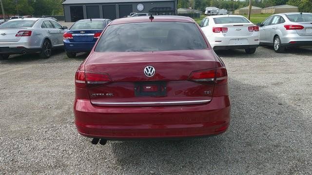 Used 2017 Volkswagen Jetta SEL FWD image 4
