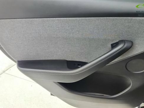 Used 2026 Tesla Model Y 2WD image 29