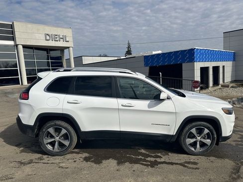 Used 2019 Jeep Cherokee Limited image 8