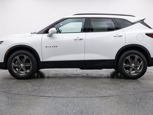 Used 2025 Chevrolet Blazer LT FWD image 5
