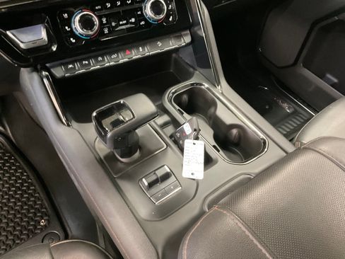 Used 2024 GMC Sierra 1500 AT4 w/ Technology Package AWD/4WD image 15