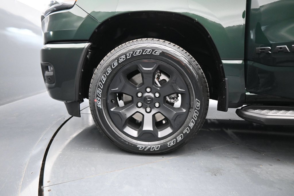 Used 2027 RAM 1500 Express AWD/4WD image 26