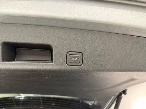 Certified 2024 Chevrolet Traverse LT FWD image 9