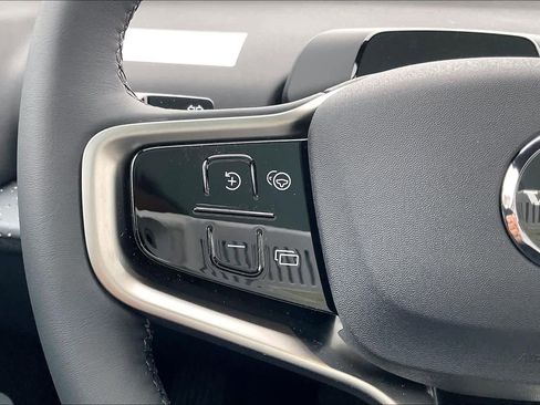 New 2025 Volvo EX30 Ultra w/ Protection Package Premier image 17