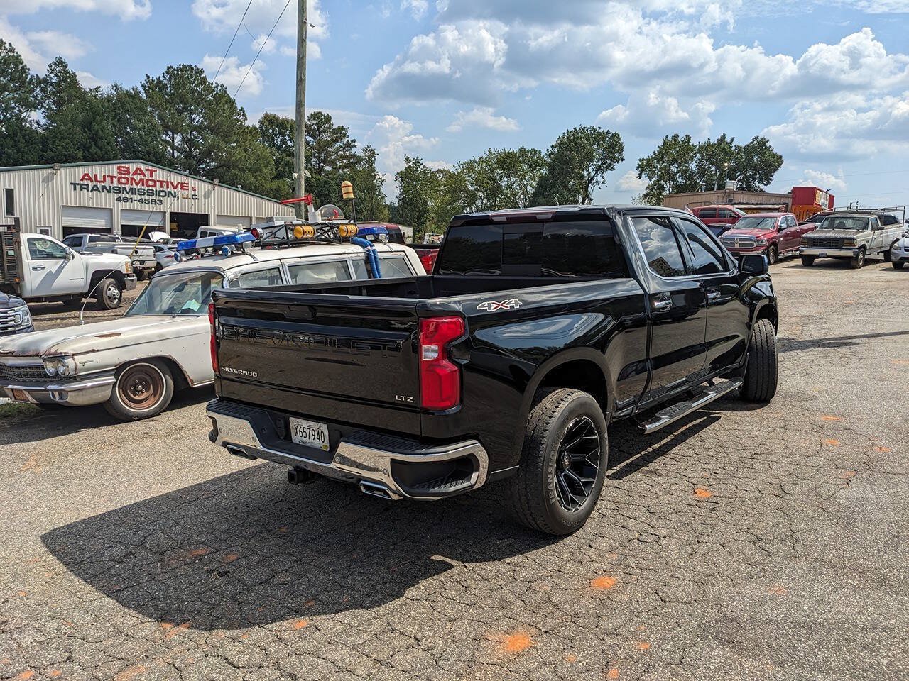 Used 2021 Chevrolet Silverado 1500 LTZ w/ LTZ Convenience Package II AWD/4WD image 2