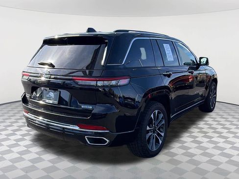 Used 2023 Jeep Grand Cherokee Overland w/ Luxury Tech Group IV AWD/4WD image 5