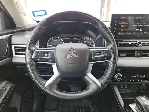 Used 2025 Mitsubishi Outlander SE AWD/4WD image 23