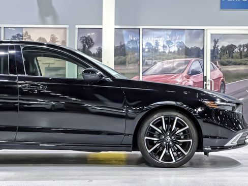 Used 2024 Honda Accord Touring image 34