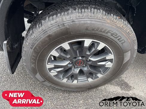 Used 2023 Nissan Titan PRO-4X w/ Pro-4x Convenience Package image 5