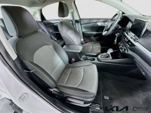 Certified 2023 Kia Forte LXS w/ LXS Technology Package FWD image 25