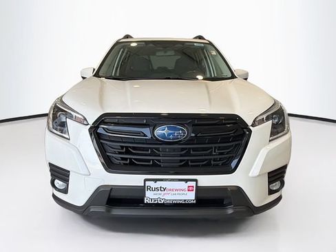 Used 2023 Subaru Forester Premium AWD/4WD image 2