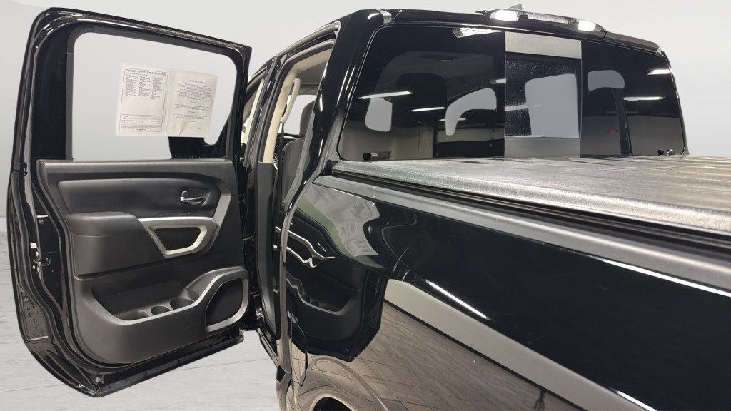 Used 2024 Nissan Titan SV AWD/4WD image 35