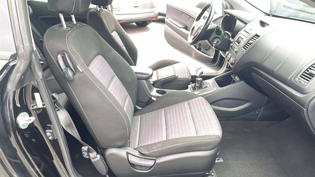 Used 2015 Kia Forte Koup EX FWD image 29