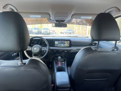 Certified 2025 Nissan Kicks SR AWD/4WD image 14