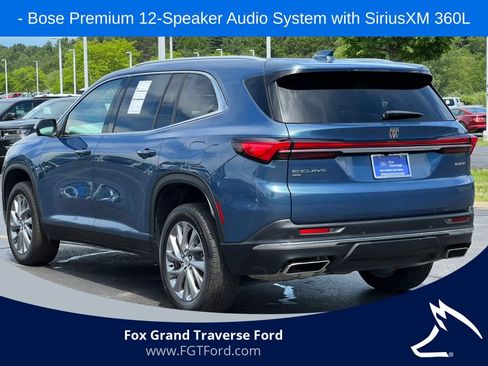 Used 2025 Buick Enclave Preferred AWD/4WD image 39