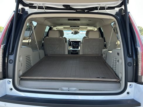 Used 2016 Cadillac Escalade ESV Luxury RWD image 14