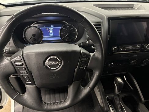 Used 2024 Nissan Frontier SL image 15