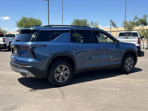 Certified 2025 Chevrolet Traverse LT FWD image 5