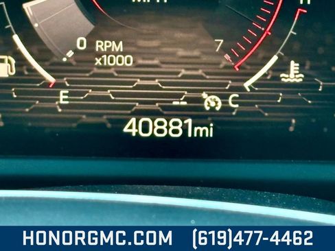 Used 2024 GMC Acadia Elevation image 29