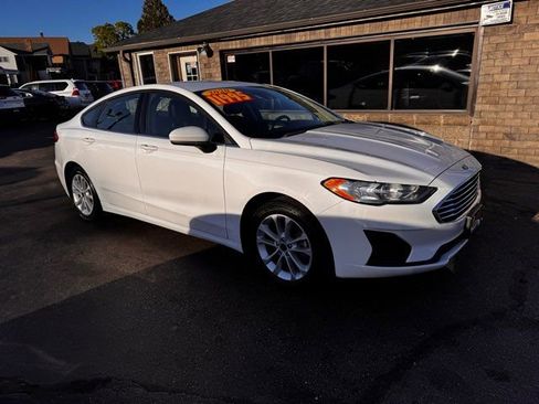 Used 2020 Ford Fusion SE FWD image 1