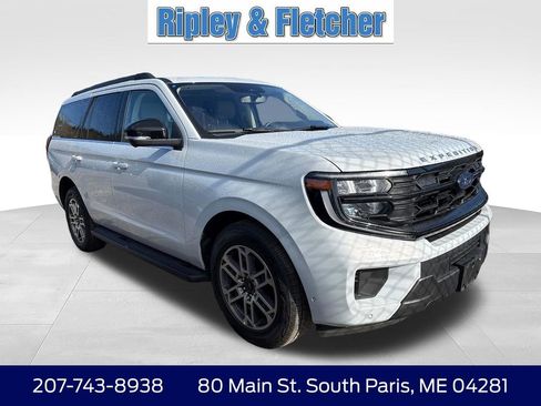 Used 2025 Ford Expedition Active AWD/4WD image 2