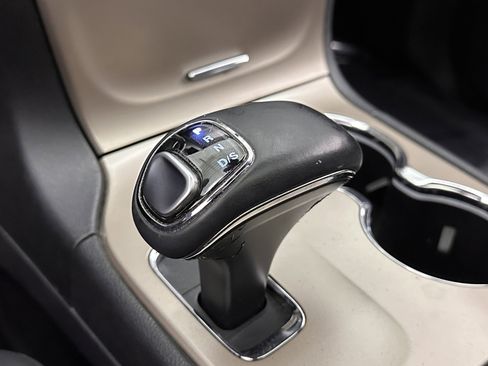 Used 2014 Jeep Grand Cherokee Limited image 13