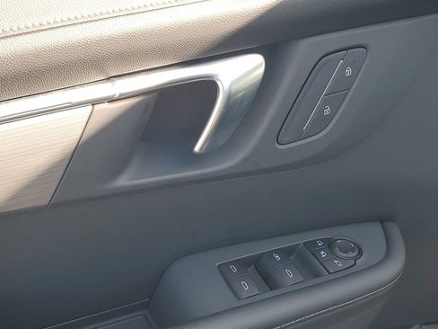 Used 2025 Buick Enclave Preferred image 46