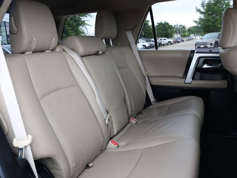 Used 2019 Toyota 4Runner Limited AWD/4WD image 32