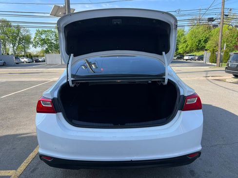 Used 2023 Chevrolet Malibu LT FWD image 9