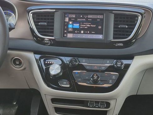 Used 2024 Chrysler Voyager LX image 18