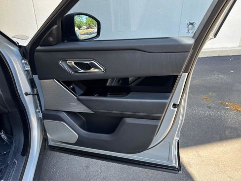 Used 2020 Land Rover Range Rover Velar R-Dynamic S image 20