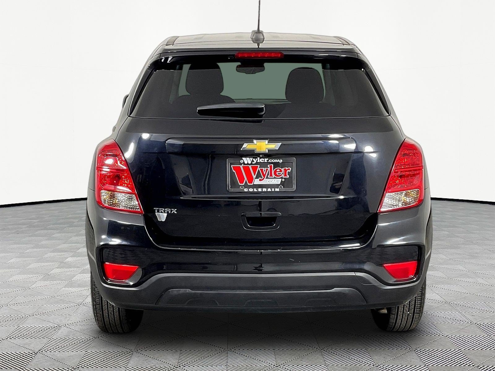 Used 2020 Chevrolet Trax LS w/ Tint and Cruise Package FWD image 5