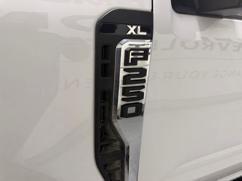 Used 2026 Ford F250 XL w/ XL Chrome Package AWD/4WD image 3