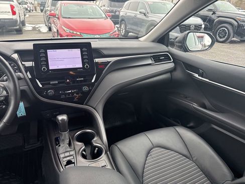 Used 2024 Toyota Camry SE w/ Cold Weather Package image 13