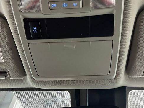 Used 2019 Toyota Tacoma SR5 AWD/4WD image 35