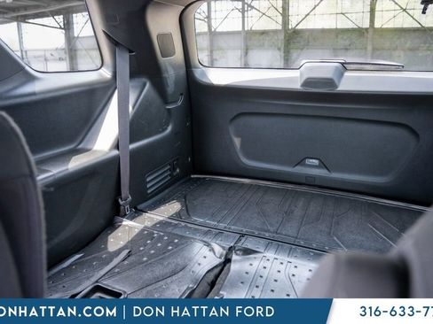 Used 2023 Chevrolet Traverse LT FWD image 26