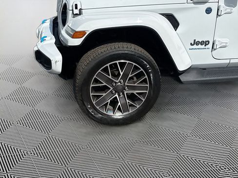 Used 2023 Jeep Wrangler Unlimited Sahara AWD/4WD image 35