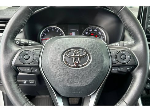 Certified 2022 Toyota RAV4 XLE Premium FWD image 26