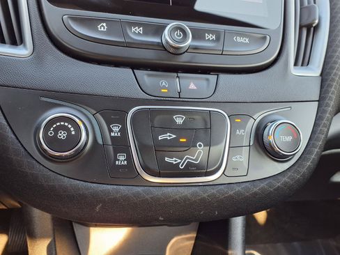 Used 2025 Chevrolet Malibu LS FWD image 6