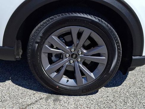 Certified 2025 Ford Explorer Active w/ Active Comfort Package AWD/4WD image 8